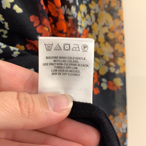 Akemi + Kin floral smocked blouse, size M - Picture 5 of 6